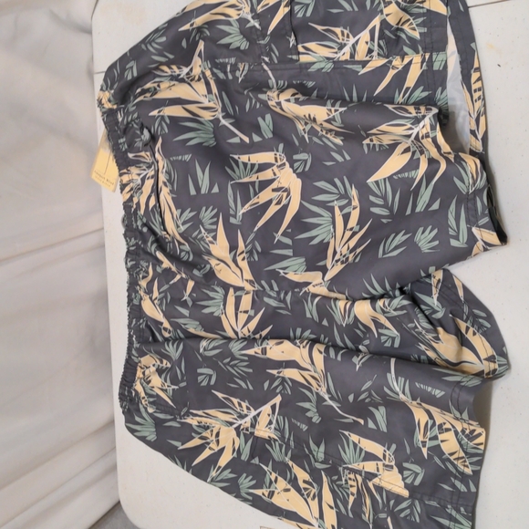 Mens swim trunks tropical New Port News size 2X NWT - Picture 4 of 7